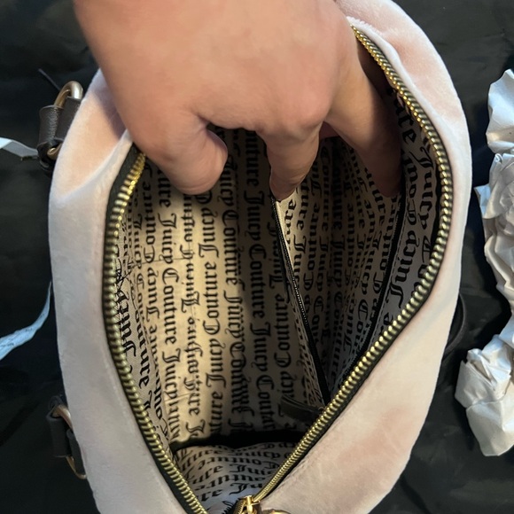 Juicy Couture Light Pink and Black Crossbody Bowling Style Bag 🦋🩷🩵 - Picture 9 of 12